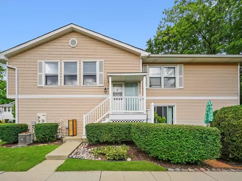 5332 Crescent Ln #A, Oak Forest, IL 60452
