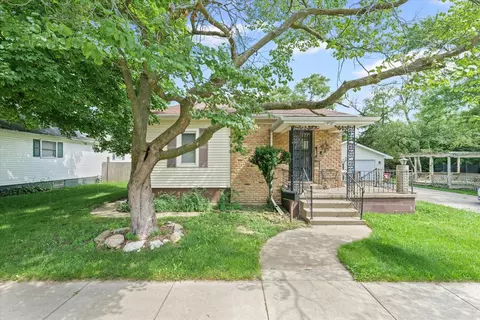 408 W Harrison St, Villa Grove, IL 61956