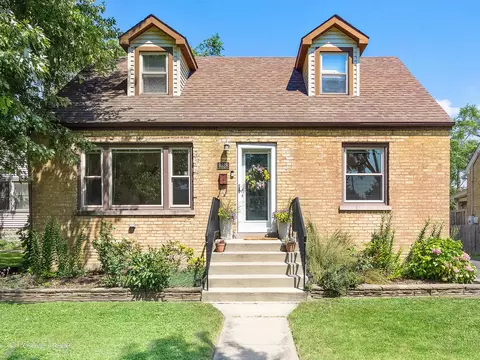 8828 Burlington Ave, Brookfield, IL 60513
