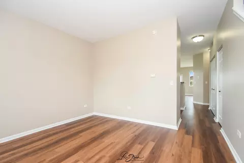 Living - 814 Daniel Dr, Minooka, IL 60447 photo 2 of 6