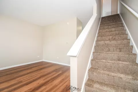 Living - 814 Daniel Dr, Minooka, IL 60447 photo 1 of 6