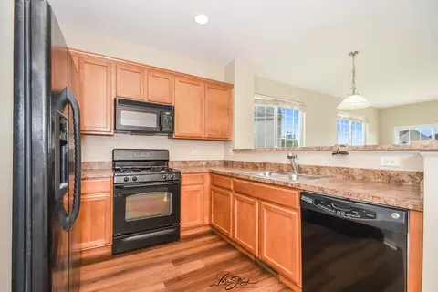 Kitchen - 814 Daniel Dr, Minooka, IL 60447 photo 1 of 2
