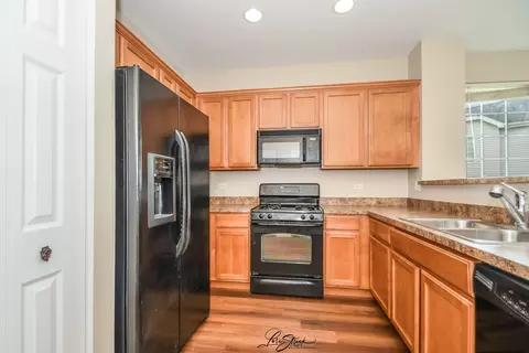 Kitchen - 814 Daniel Dr, Minooka, IL 60447 photo 2 of 2