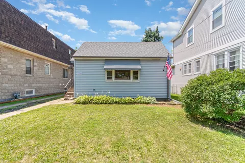 1314 S Cora St, Des Plaines, IL 60018