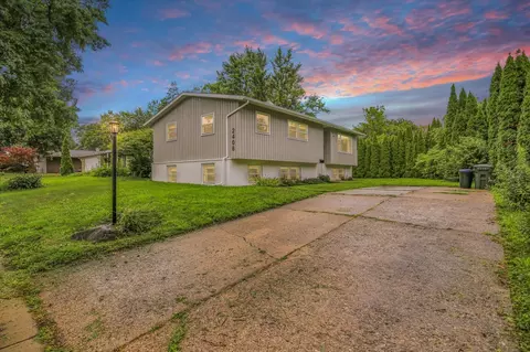 2408 Pond St, Urbana, IL 61801