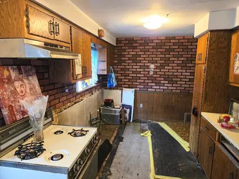 1010 Maplecrest St, Joliet, IL 60432 photo 4