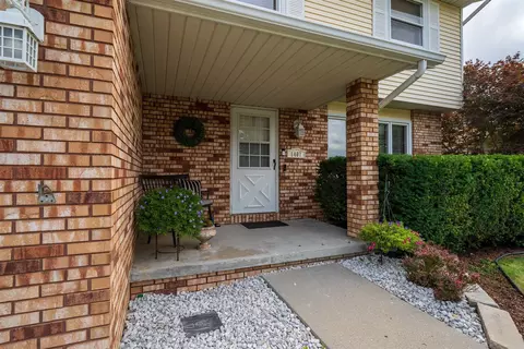 1407 Chadwick Dr, Normal, IL 61761 photo 4