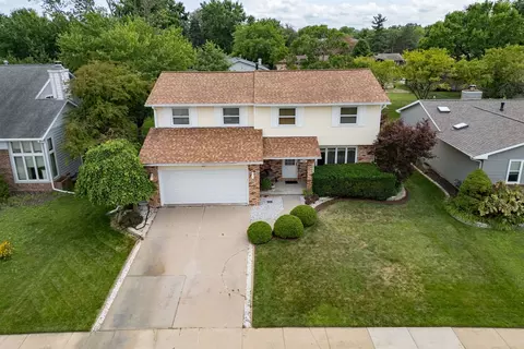 1407 Chadwick Dr, Normal, IL 61761
