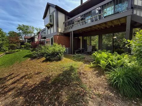Exterior - 258 Brookside Ln #B, Willowbrook, IL 60527 photo 5 of 6