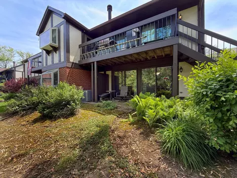 Exterior - 258 Brookside Ln #B, Willowbrook, IL 60527 photo 3 of 6