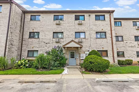 522 E Spruce Dr #1B, Palatine, IL 60074