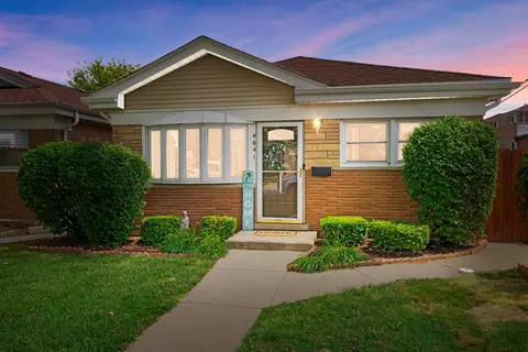 Exterior - 4641 Cracow Ave, Lyons, IL 60534 photo 4 of 4