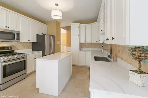 Kitchen - 2086 Hallmark Ct, Wheaton, IL 60187 photo 2 of 2