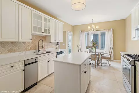 Kitchen - 2086 Hallmark Ct, Wheaton, IL 60187 photo 1 of 2