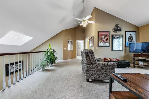 Entry Way - 2086 Hallmark Ct, Wheaton, IL 60187 photo 2 of 2