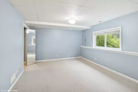 Bedroom - 2086 Hallmark Ct, Wheaton, IL 60187 photo 5 of 5