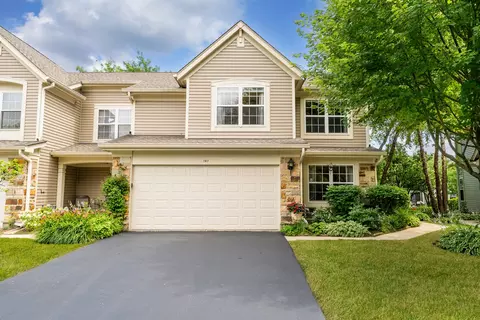 141 Crescent Ln #141, Schaumburg, IL 60193