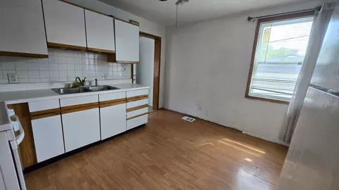Kitchen - 511 W 25th Pl, Chicago, IL 60616 photo 3 of 3
