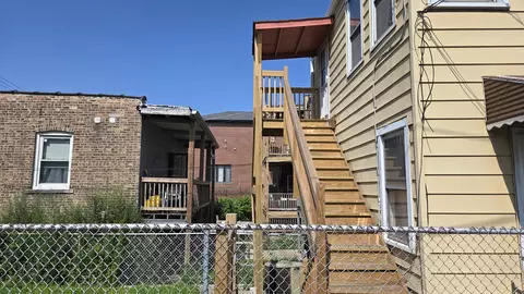 Exterior - 511 W 25th Pl, Chicago, IL 60616 photo 4 of 6