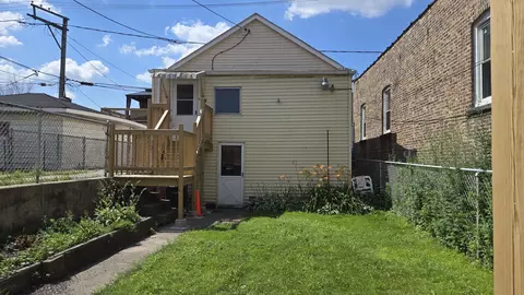 Exterior - 511 W 25th Pl, Chicago, IL 60616 photo 2 of 6