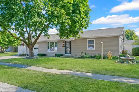 1412 Greenridge Dr, Urbana, IL 61802