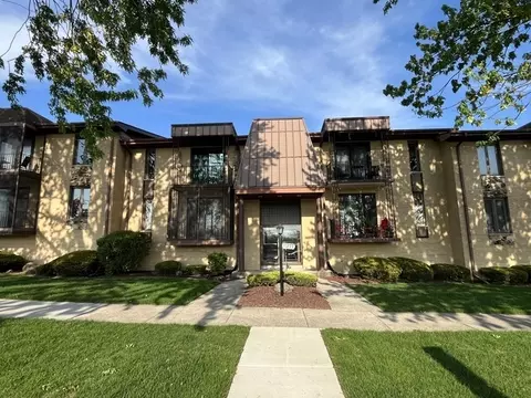 11277 S Roberts Rd S #G, Palos Hills, IL 60465