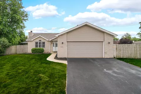 13 Sunset Ct, Steger, IL 60475