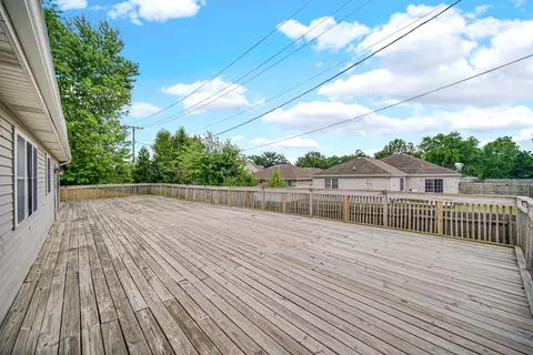 Exterior - 13 Sunset Ct, Steger, IL 60475 photo 5 of 6