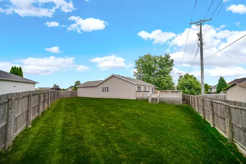 Exterior - 13 Sunset Ct, Steger, IL 60475 photo 4 of 6