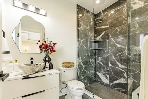 Bath - 1906 Lee St, Des Plaines, IL 60018 photo 10 of 10