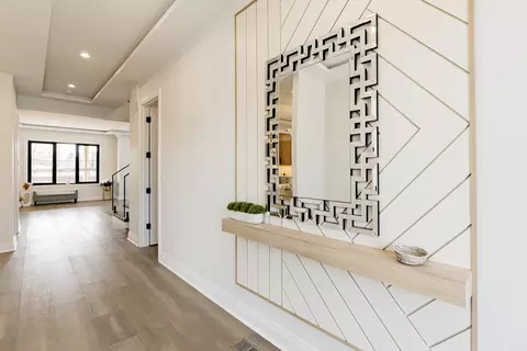 Entry Way - 1906 Lee St, Des Plaines, IL 60018 photo 4 of 10