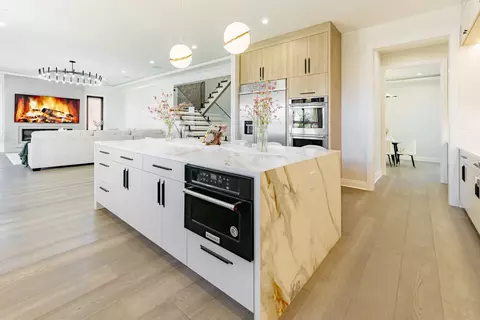 Kitchen - 1906 Lee St, Des Plaines, IL 60018 photo 1 of 5