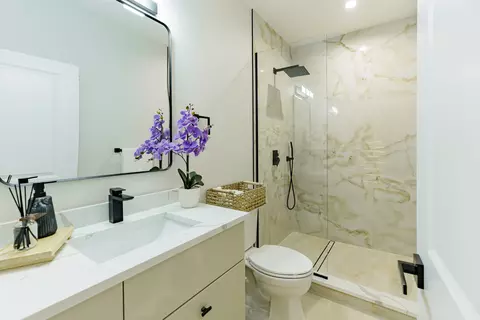 Bath - 1906 Lee St, Des Plaines, IL 60018 photo 3 of 10