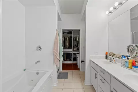 660 Prestwick Ln #208, Wheeling, IL 60090 photo 7
