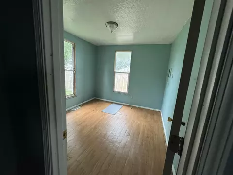 219 E Patton St, Paxton, IL 60957 photo 7