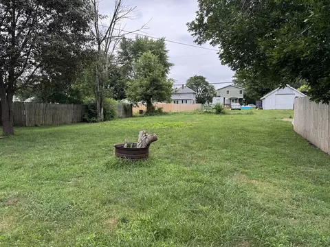 219 E Patton St, Paxton, IL 60957 photo 3