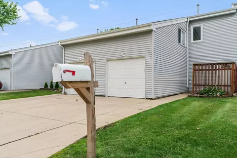 275 E Alpine Dr, Glendale Heights, IL 60139