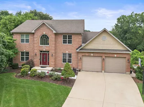 1027 Acorn Hill Ln, West Chicago, IL 60185