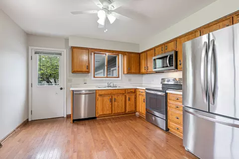 1 N210 Darling St, Carol Stream, IL 60188 photo 5
