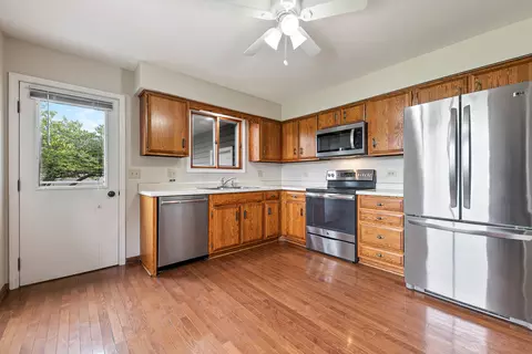 1 N210 Darling St, Carol Stream, IL 60188 photo 6