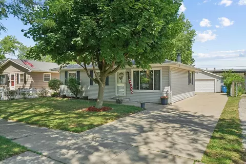 3109 Hopkins St, Steger, IL 60475