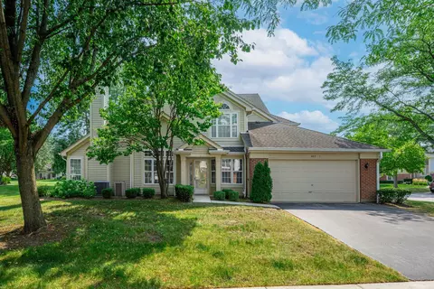 407 Cromwell Cir #1, Bartlett, IL 60103