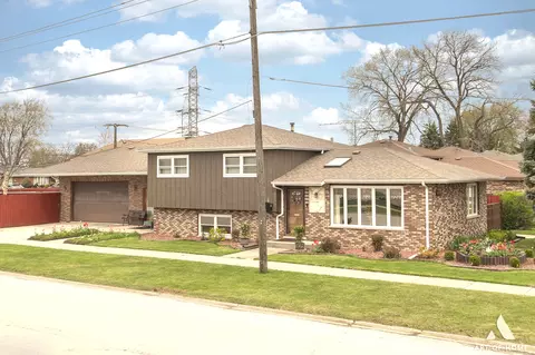 8356 Oak Park Ave, Burbank, IL 60459