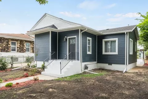 821 N Rosewood Ave, Kankakee, IL 60901