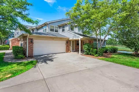 1471 Club Dr, Glendale Heights, IL 60139