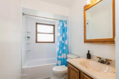 Bath - 5117 Madison St, Hillside, IL 60162 photo 1 of 1