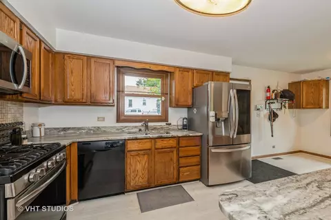 Kitchen - 5117 Madison St, Hillside, IL 60162 photo 1 of 1