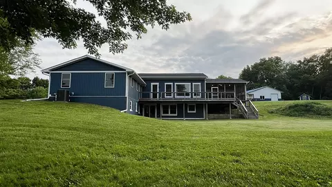 Exterior - 15501 Bishop Rd, Morrison, IL 61270 photo 22 of 23