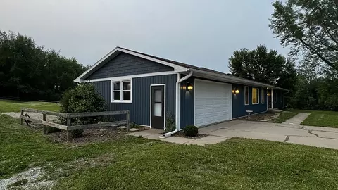 Exterior - 15501 Bishop Rd, Morrison, IL 61270 photo 4 of 23