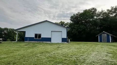 Exterior - 15501 Bishop Rd, Morrison, IL 61270 photo 8 of 23